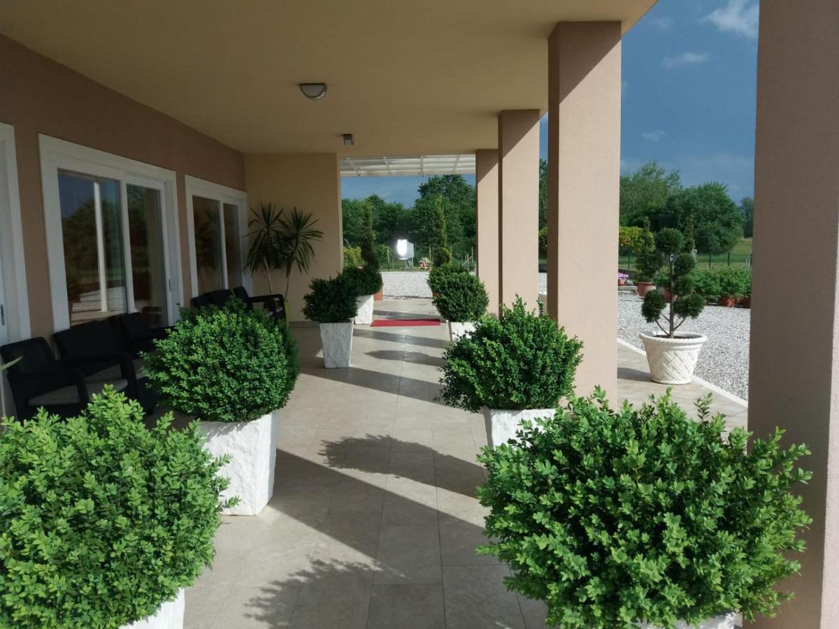 Al Cavaliere Villa Pordenone Exteriör bild