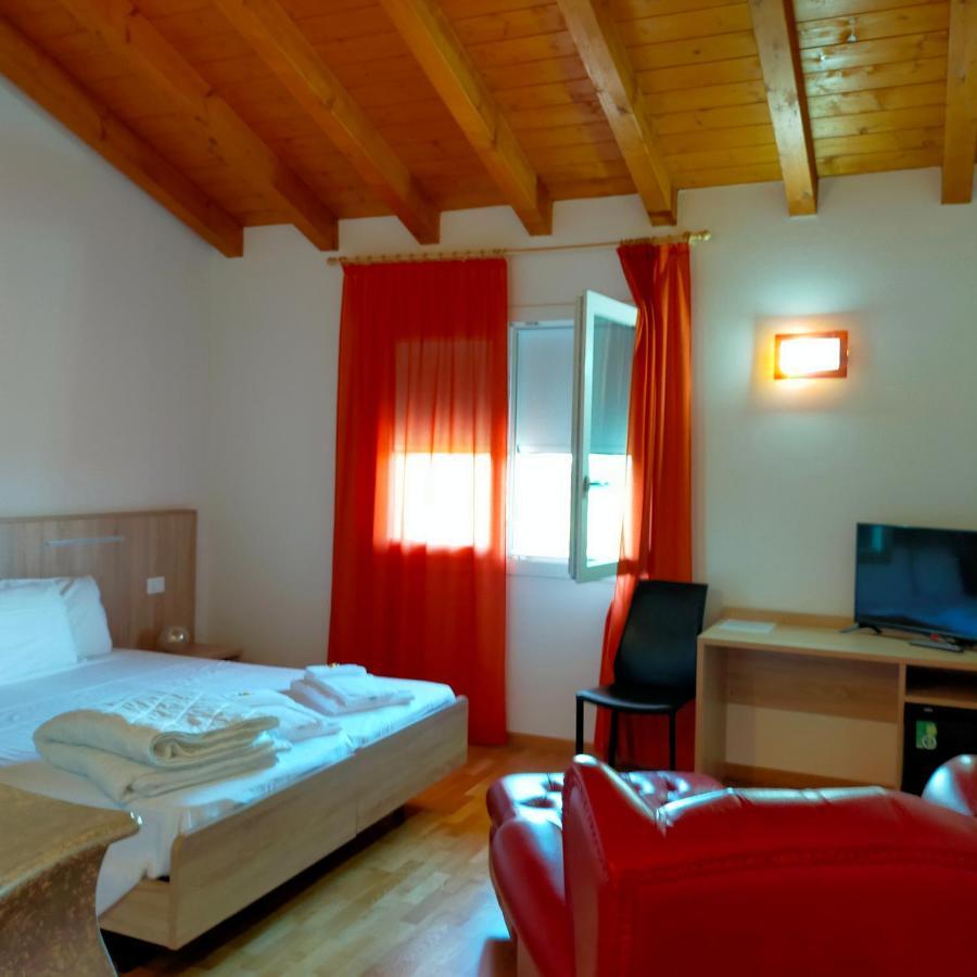 Al Cavaliere Villa Pordenone Exteriör bild