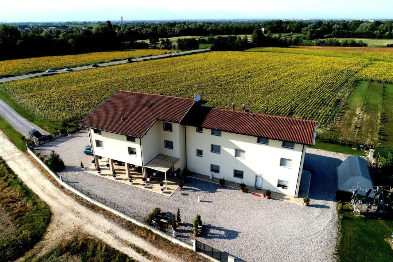 Al Cavaliere Villa Pordenone Exteriör bild